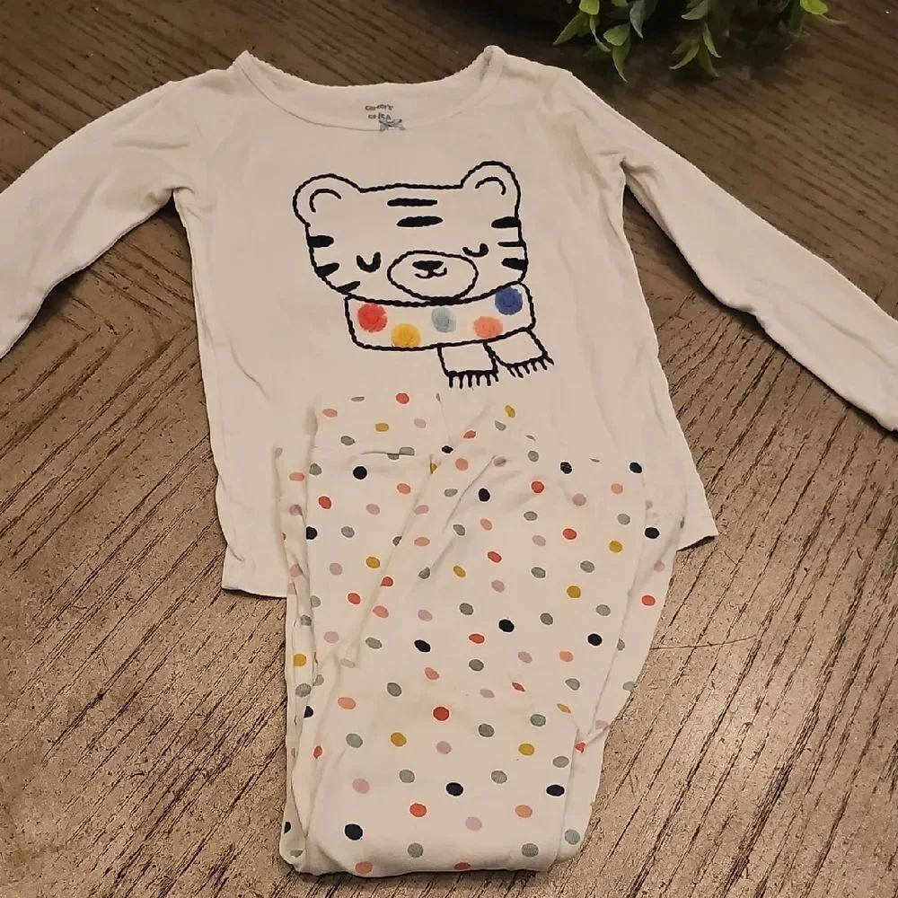 Carter's White Long Sleeve Pajama Set with Polka Dots Size 5